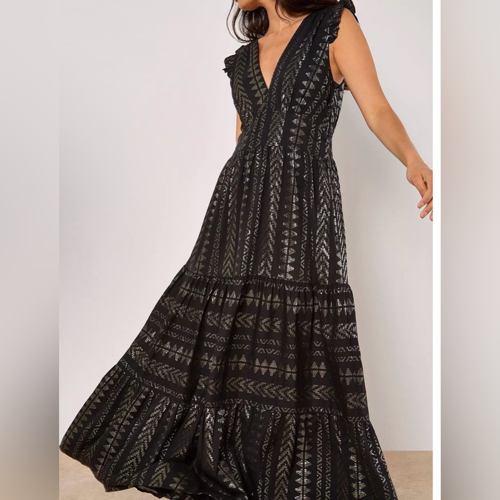 ⚠️STUNNING Apricot 🍑 - Women’s Black Patterned Maxi Dress with V-Neck - Picture 5 of 8